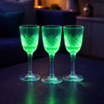 Kieliszki ze szkła uranowego 3 szt. ze szlifem