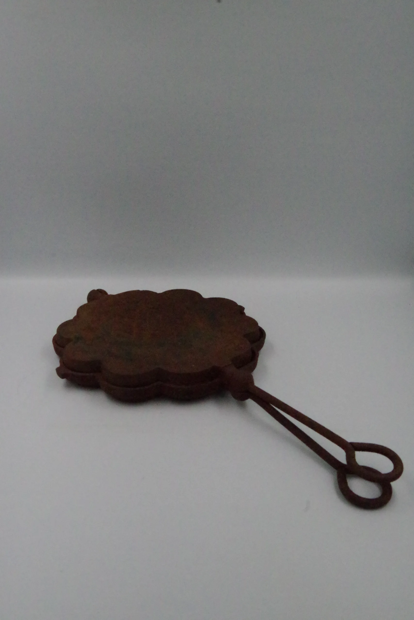 Żeliwna gofrownica VOSS – skandynawska forma do wafli – vintage – Dania – 22 cm